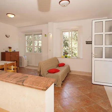 Secret House Vicko بيت للعطل *